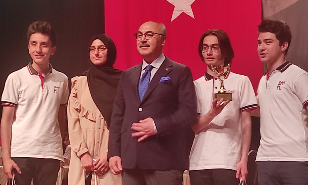 Belgin Atila Çallıoğlu Fen Lisesi Bilgi Yarışmasında İzmir Üçüncüsü Oldu