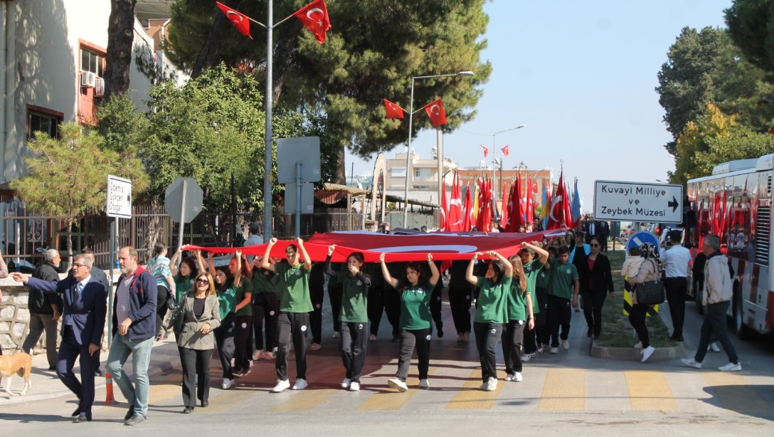 CUMHURİYETİMİZİN 101. YILI BAYRAK YÜRÜYÜŞÜ YAPILDI.